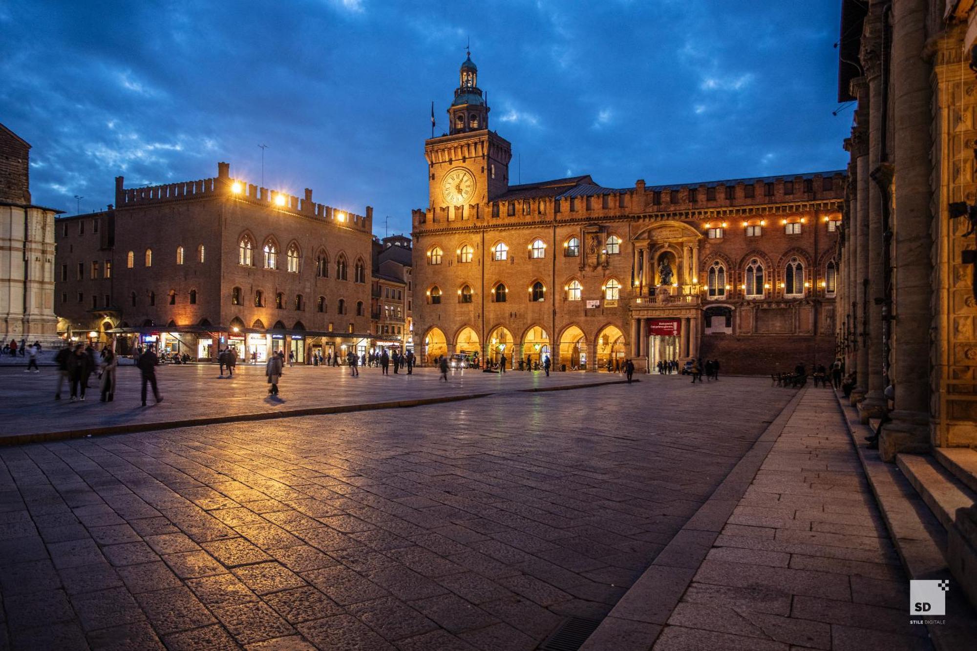 Urbanicooh Guidozagni - Piazza Maggiore View Bolonia Exterior foto